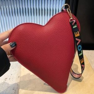 Heart Shaped Wristlet Red  Clutch Bag Valentine Love 🆕️